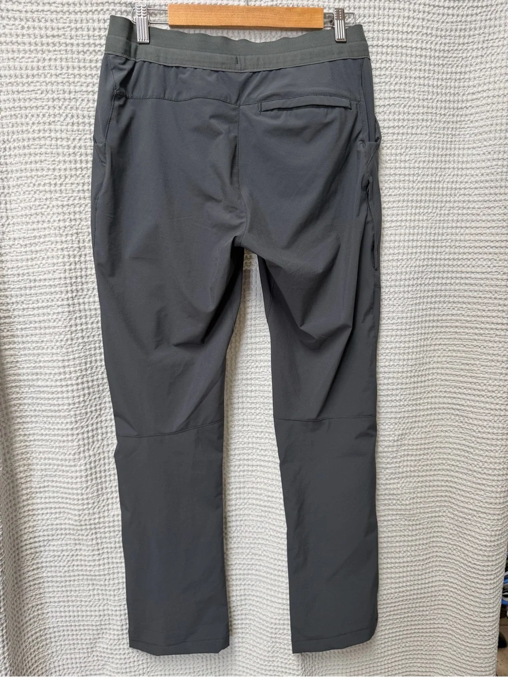The North Face Men’s 30 X 32 UPF 40+ Paramont Gray Active Performance Pants